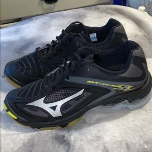 Mizuno Z3 wave lightning volleyball court shoe